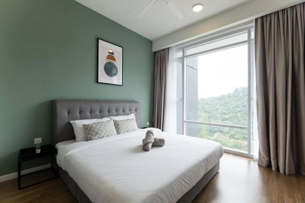 Mountain View 2 room KL East Mall 4pax NEW