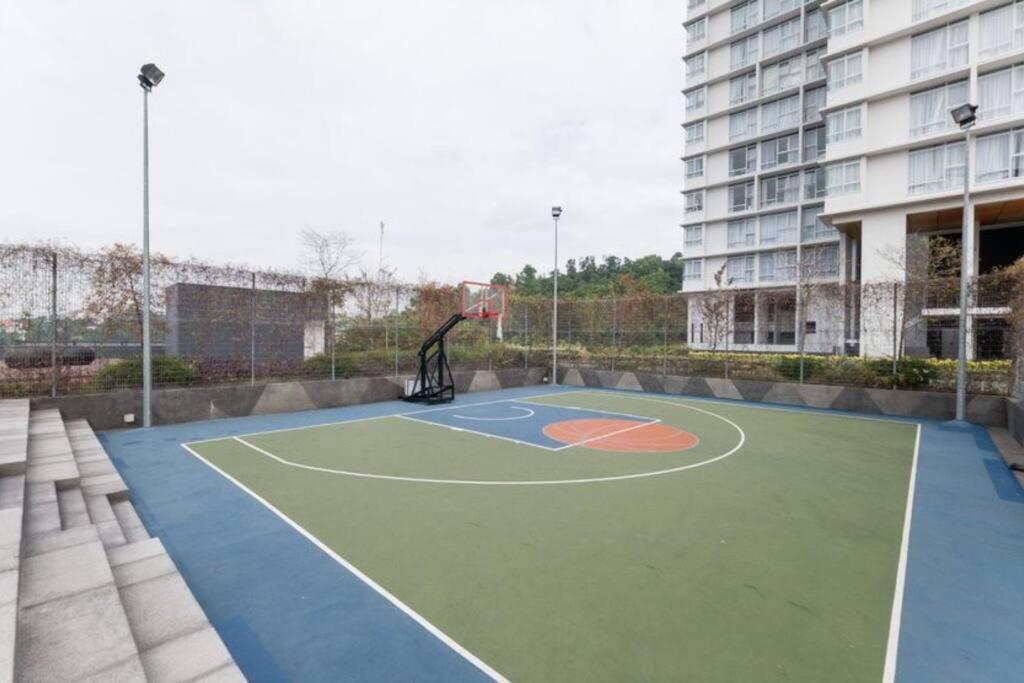 Mountain View 2 room KL East Mall 4pax NEW
