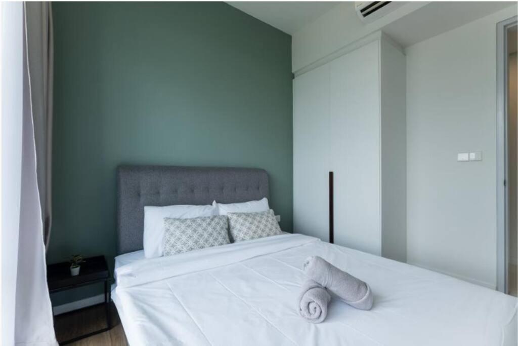 Mountain View 2 room KL East Mall 4pax NEW