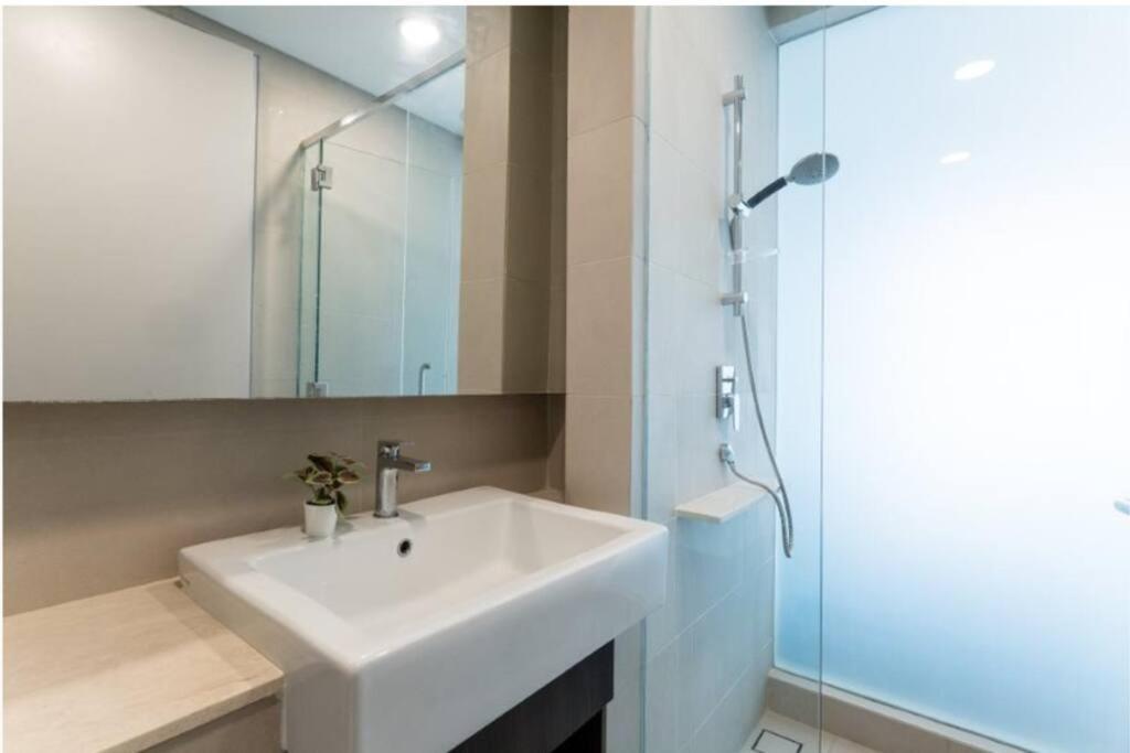 Mountain View 2 room KL East Mall 4pax NEW