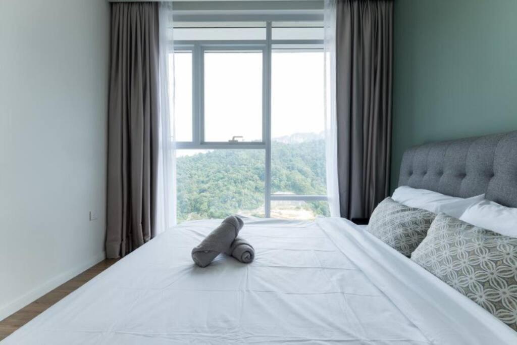 Mountain View 2 room KL East Mall 4pax NEW