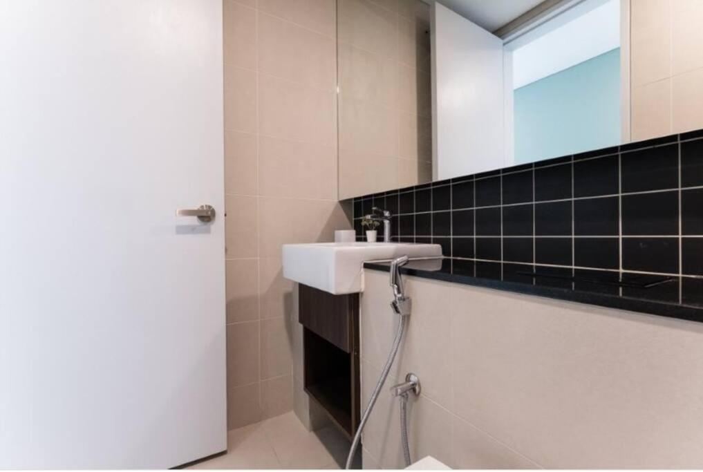 Mountain View 2 room KL East Mall 4pax NEW