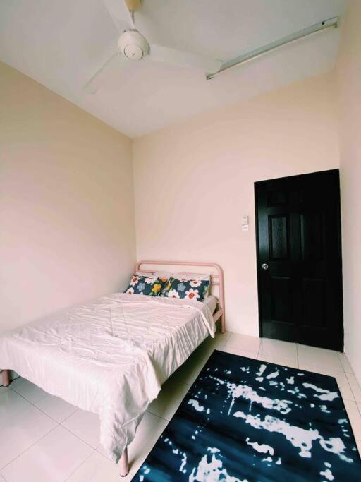 Spacious cozy Lakeville homestay 4 bedrooms all with AirCond photo 4