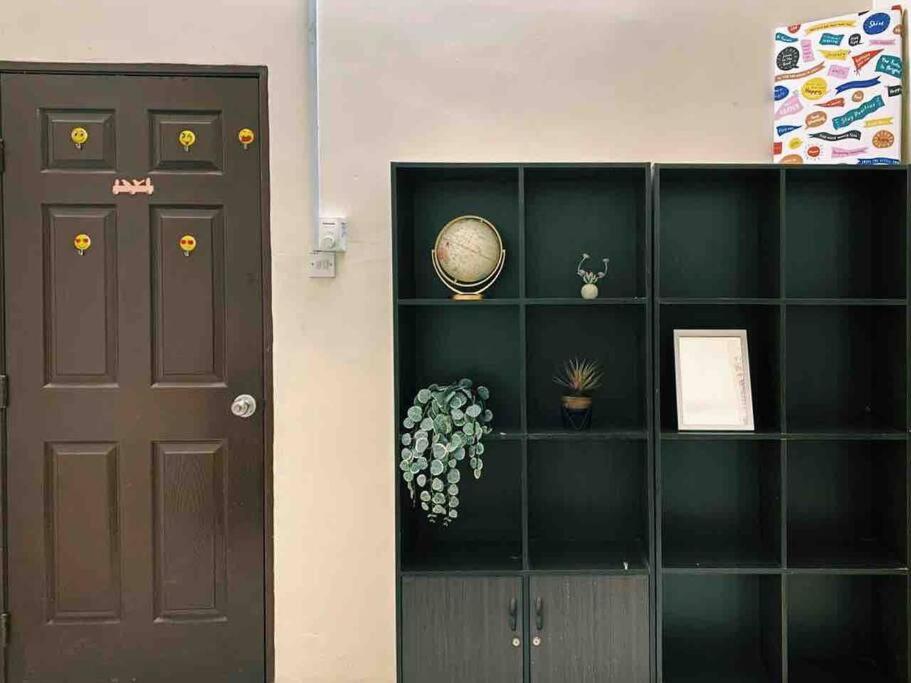 Spacious cozy Lakeville homestay 4 bedrooms all with AirCond photo 5