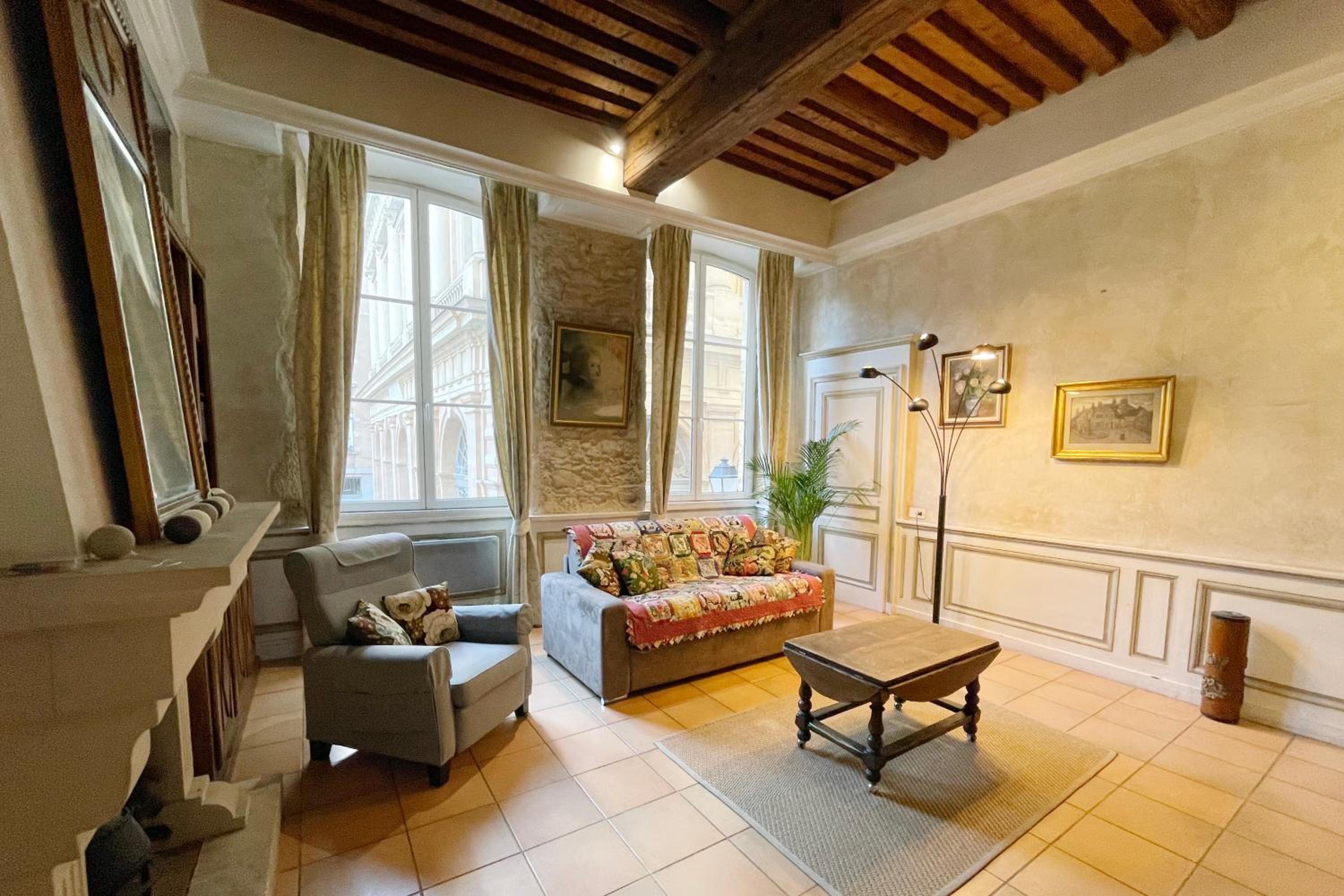 Coeur Vieux Lyon, 60 M2 lumineux tout confort