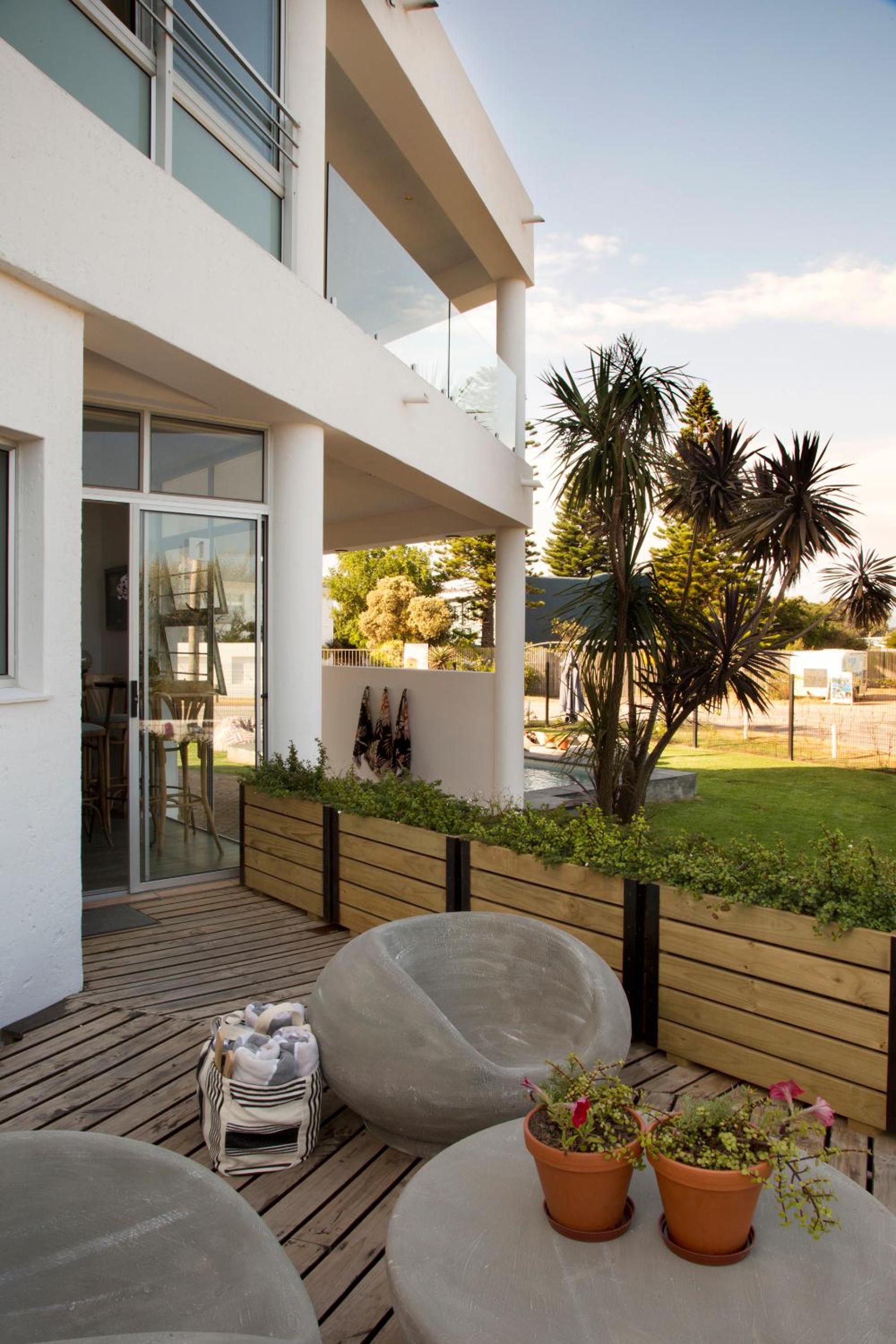 Sunshowers Plett