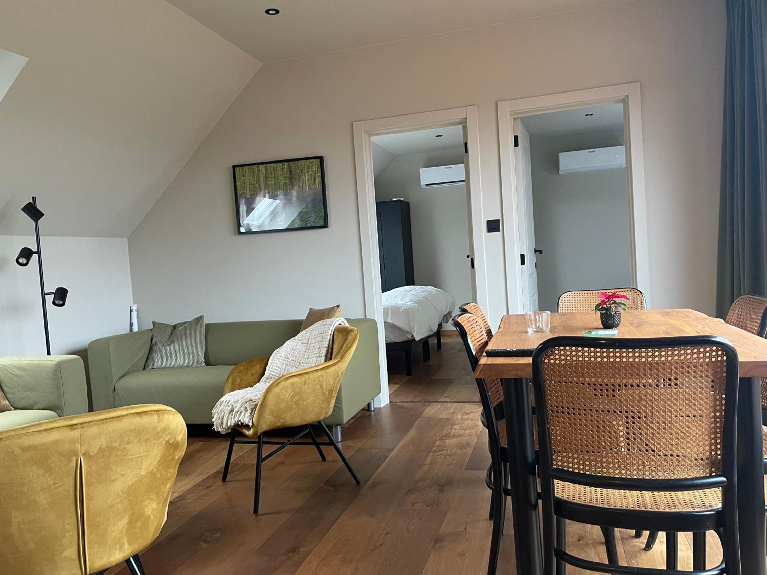Hallerbos B&B in Bluebell Forest