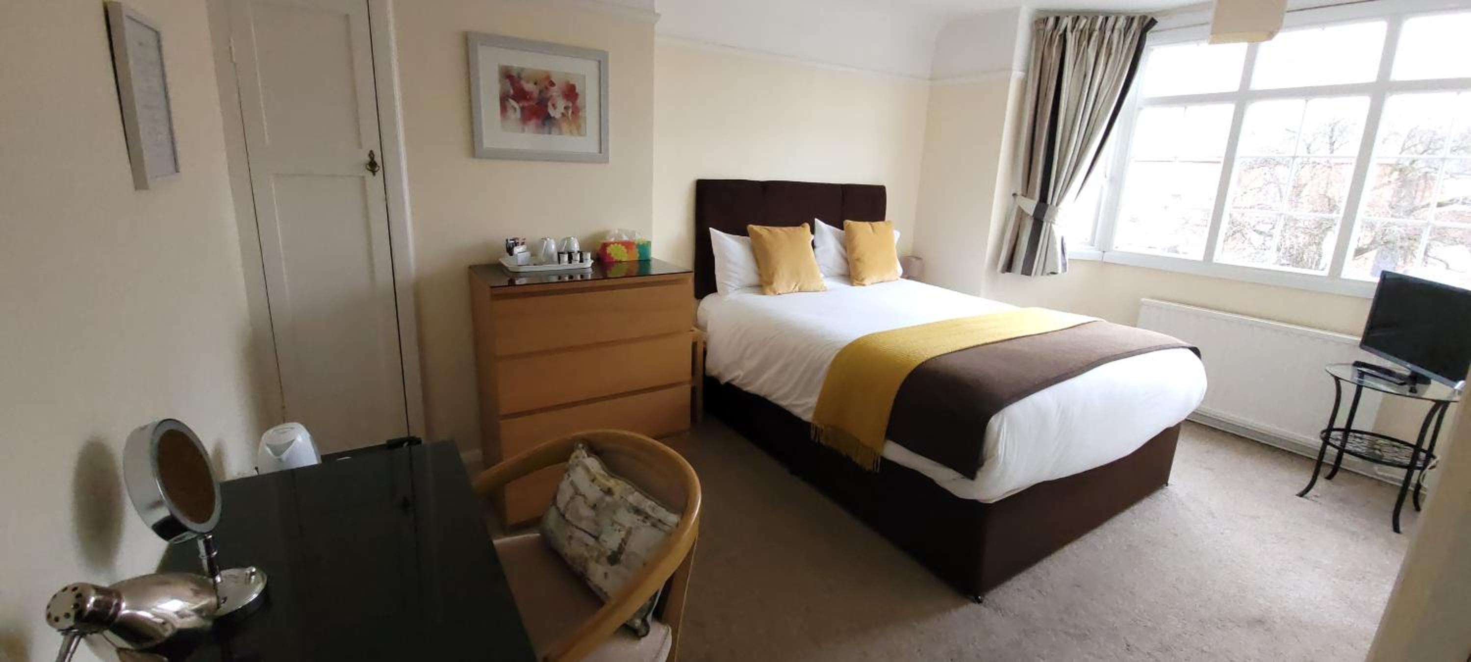 Hampton Lodge En-Suite Rooms with Free Parking view 5