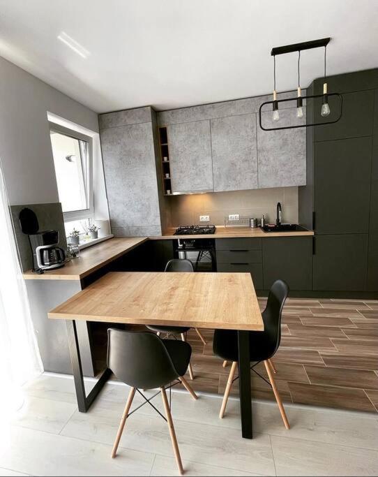 Minimalist Studio Apartment Brașov view 3