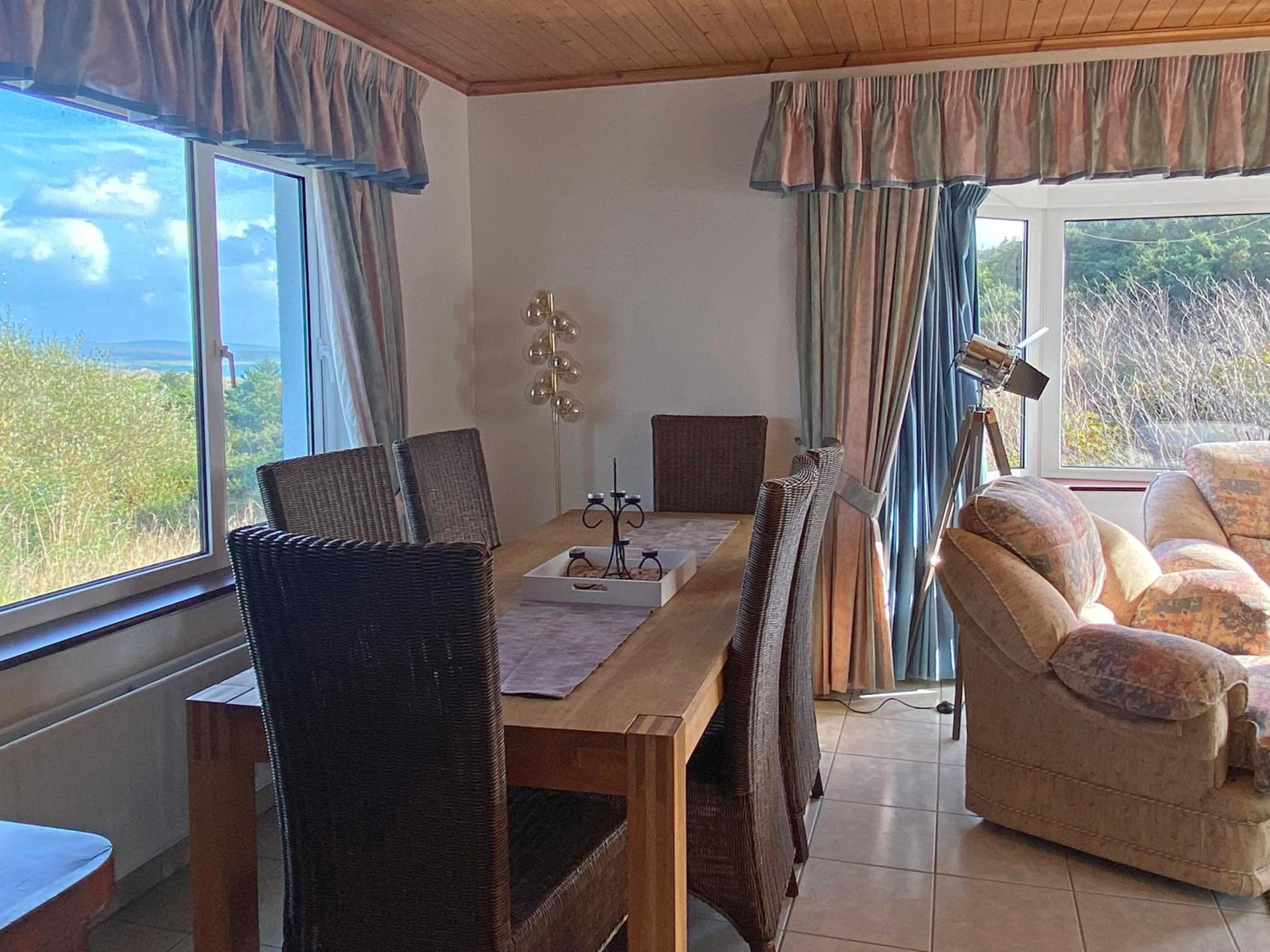 Cottage 396 - Roundstone view 4