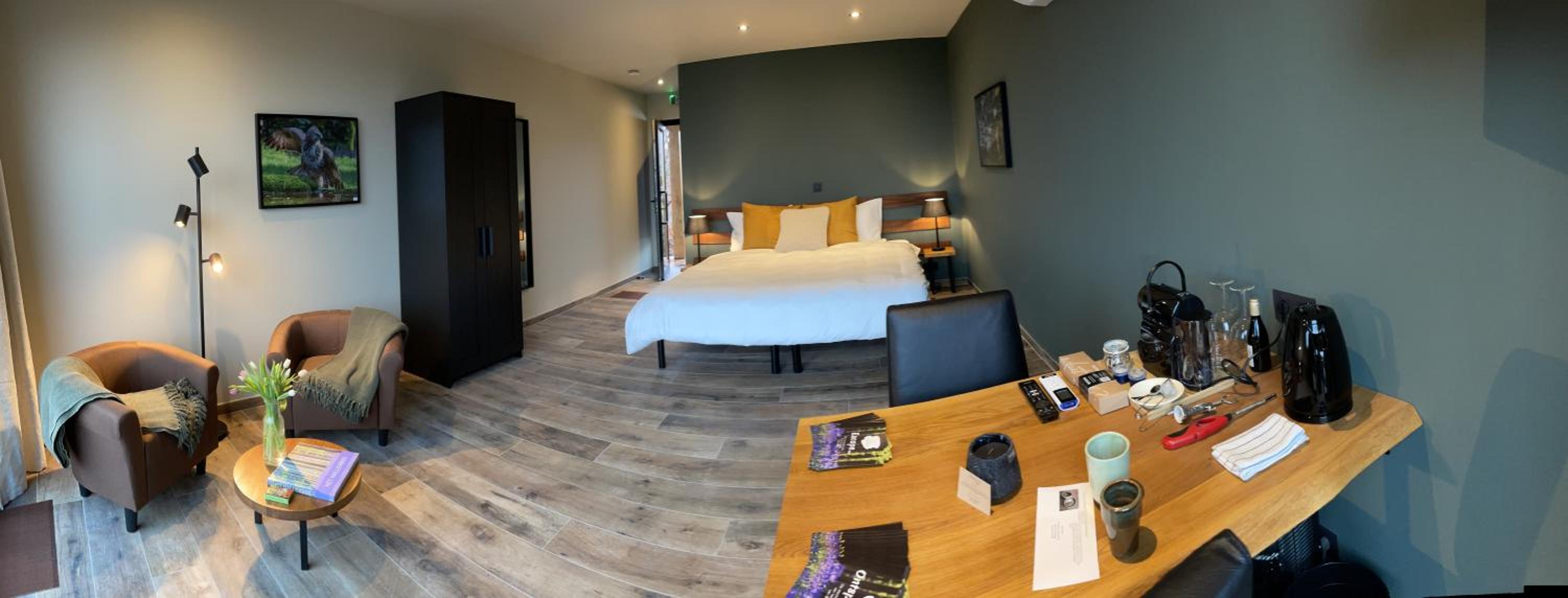 Hallerbos B&B in Bluebell Forest