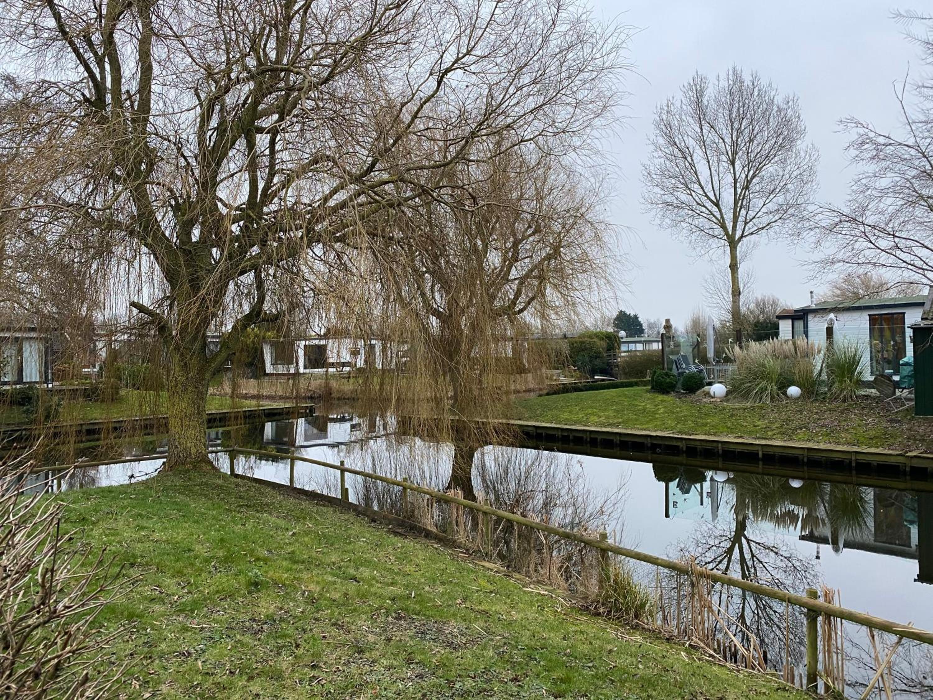Chalet Makkum T11 - vakantiehuisjemakkum nl view 2