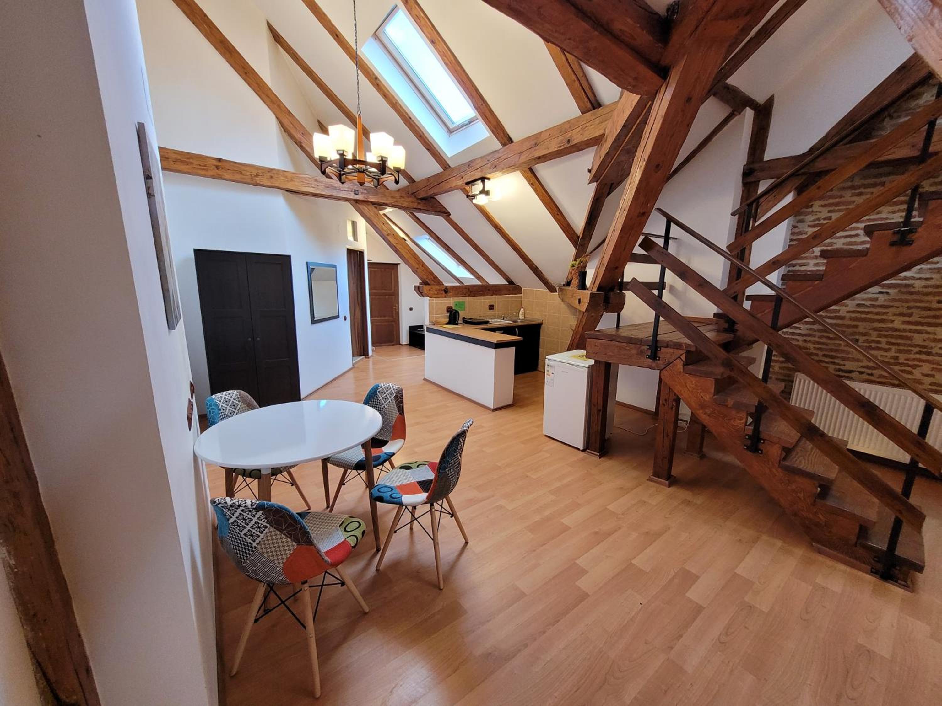 Main Square Apartments & More