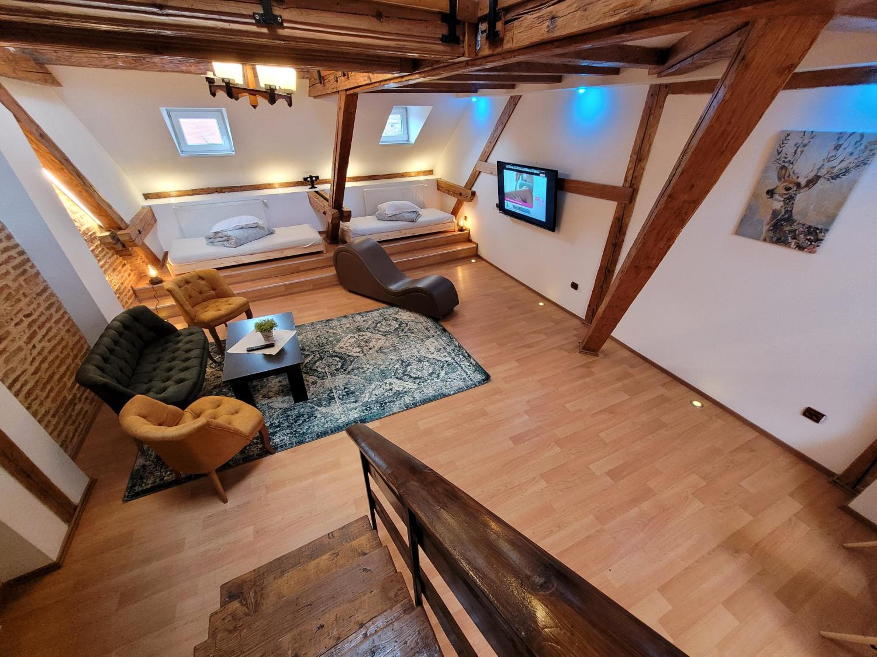 Main Square Apartments & More