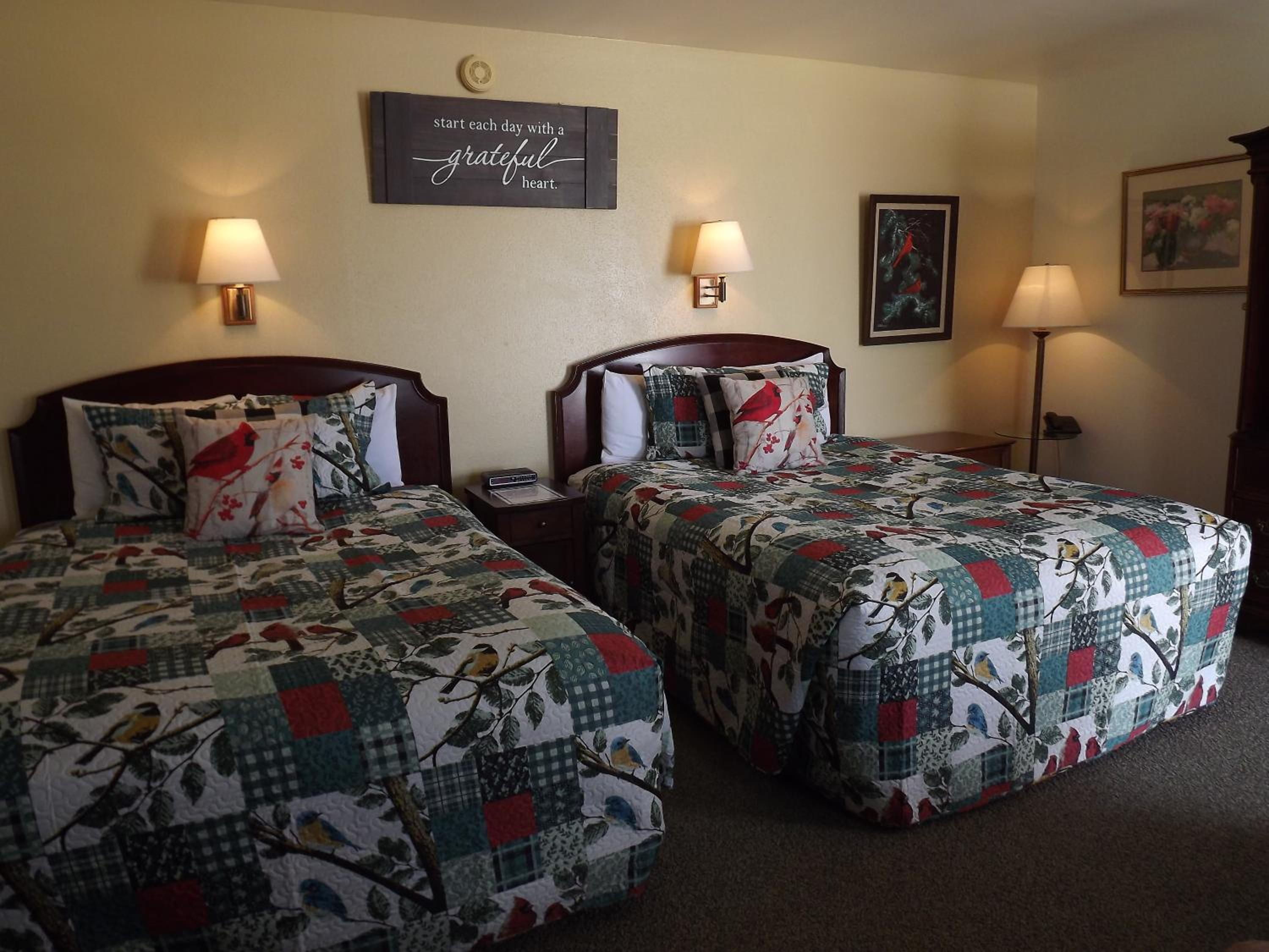Crest Country Inn