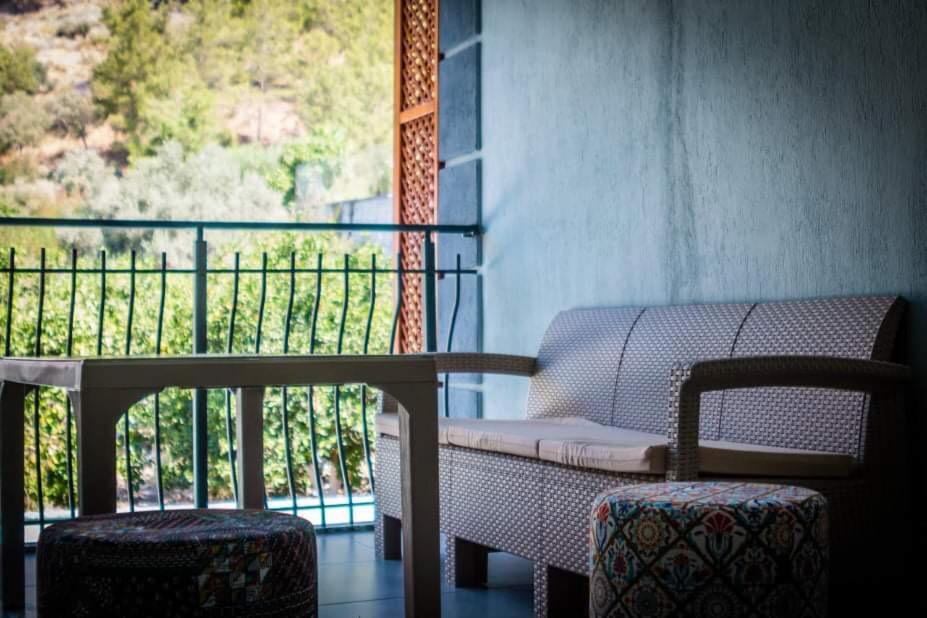 balcony