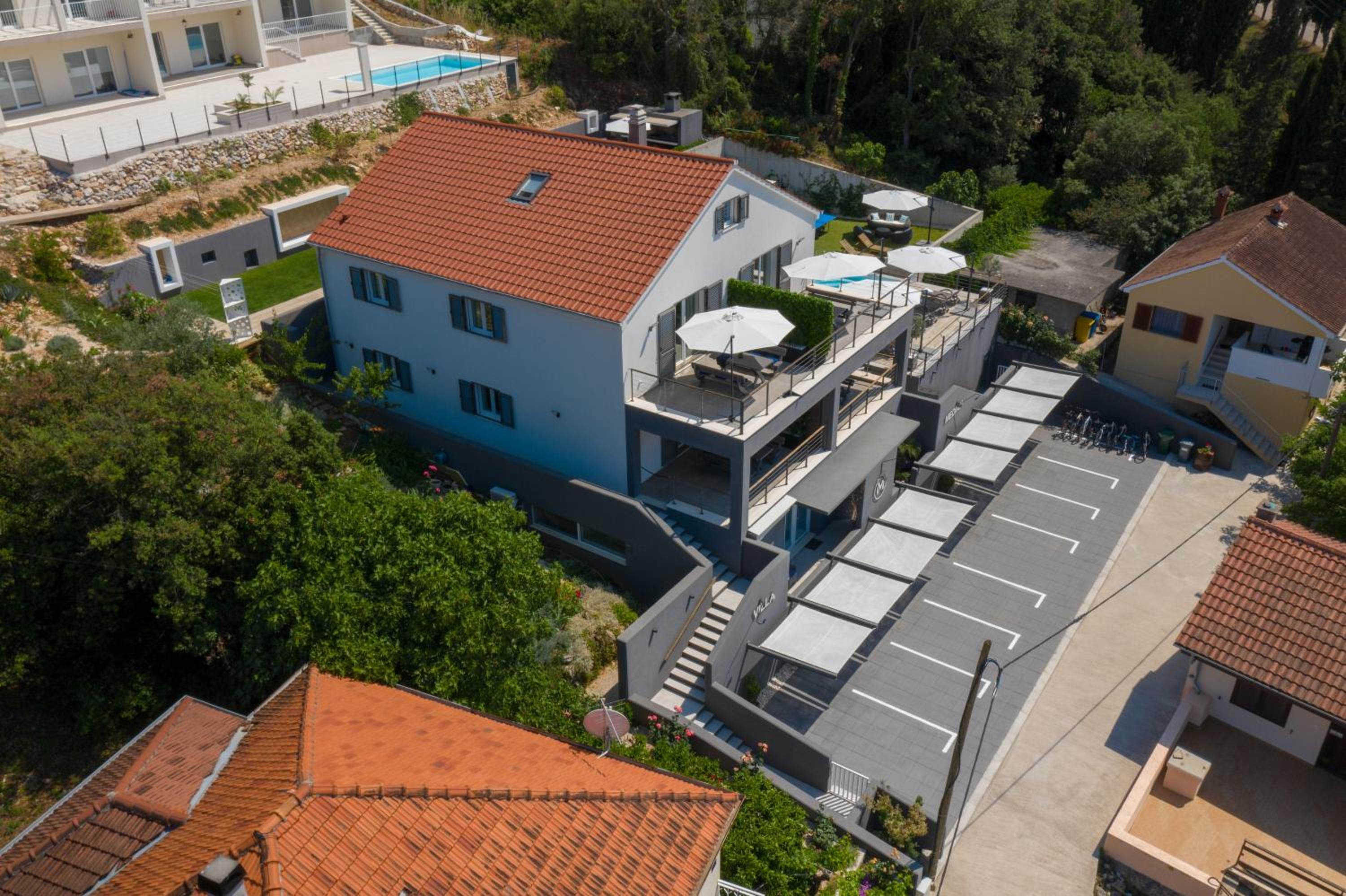 Villa Median view 3