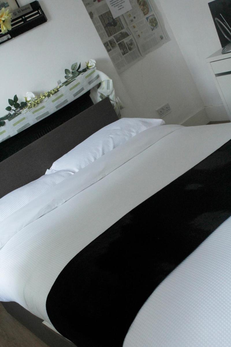 cozy rooms in London Townhouse fast links to Central