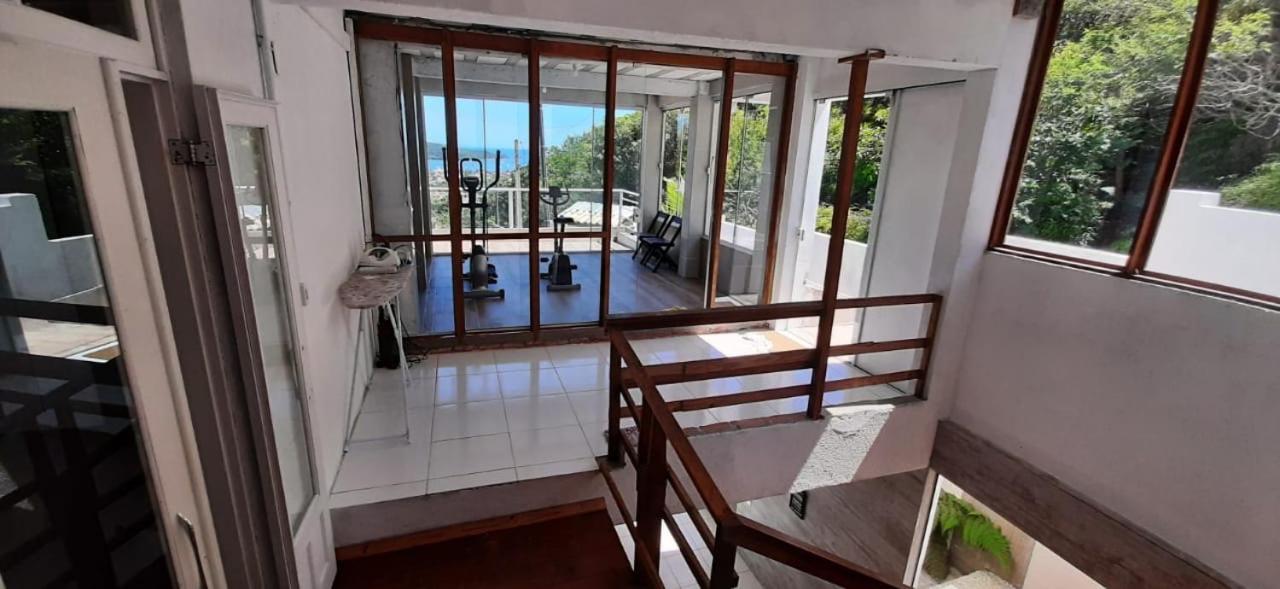 CASA COM PISCINA e VISTA PARA O MAR - Porto Belo-SC Bombinhas-SC