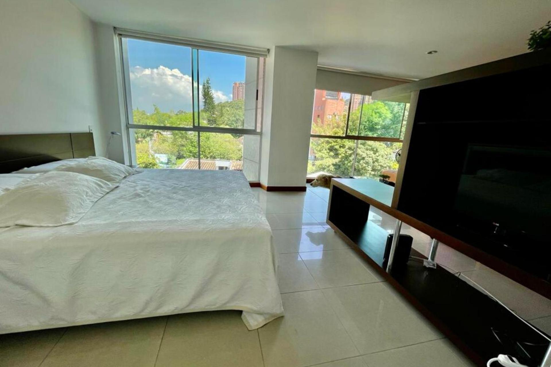 Apartasuit Vacacional en El Poblado Medellín view 2