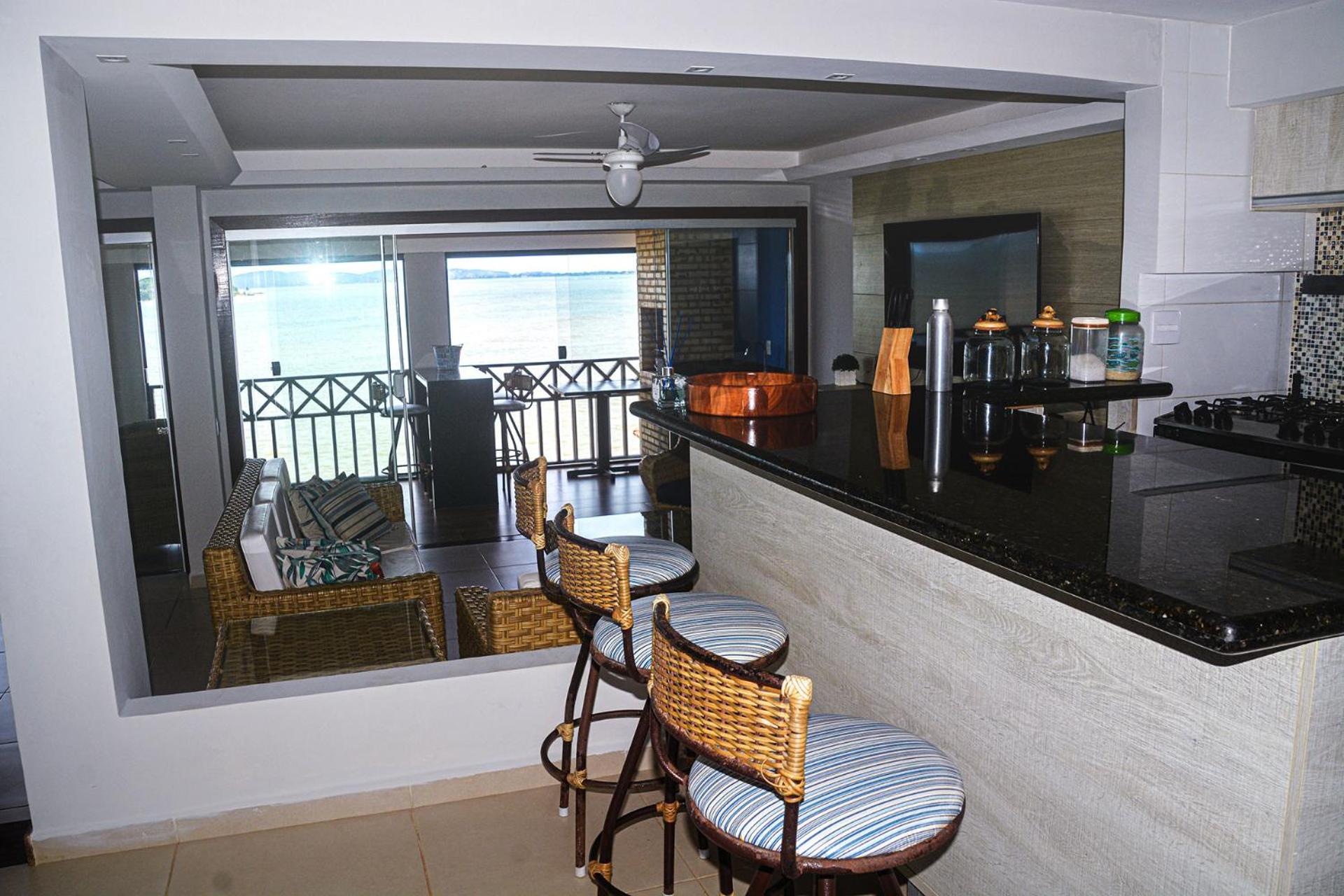 Casa pé na areia com varanda gourmet em Búzios RJ