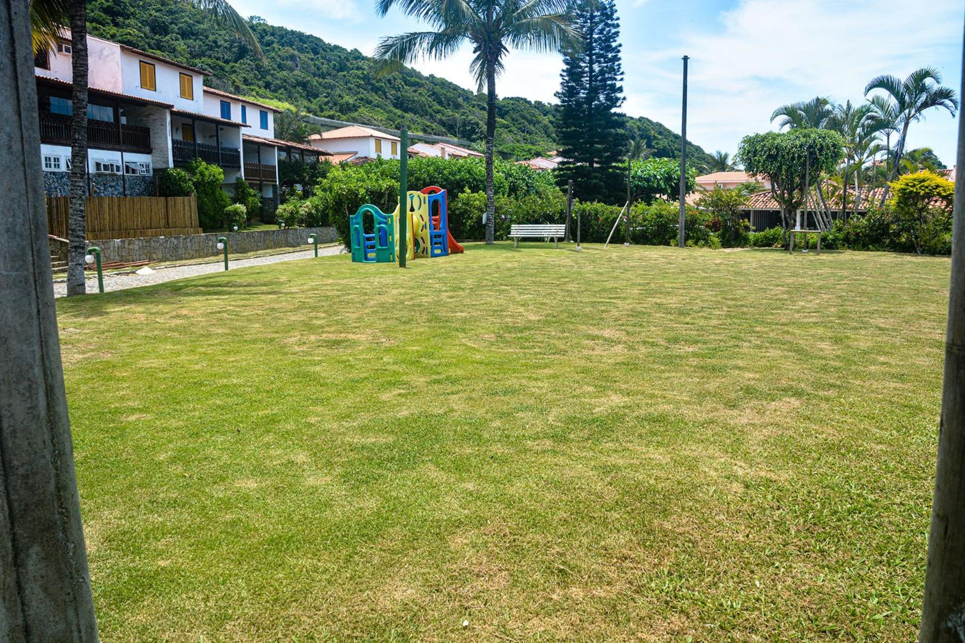 Casa pé na areia com varanda gourmet em Búzios RJ