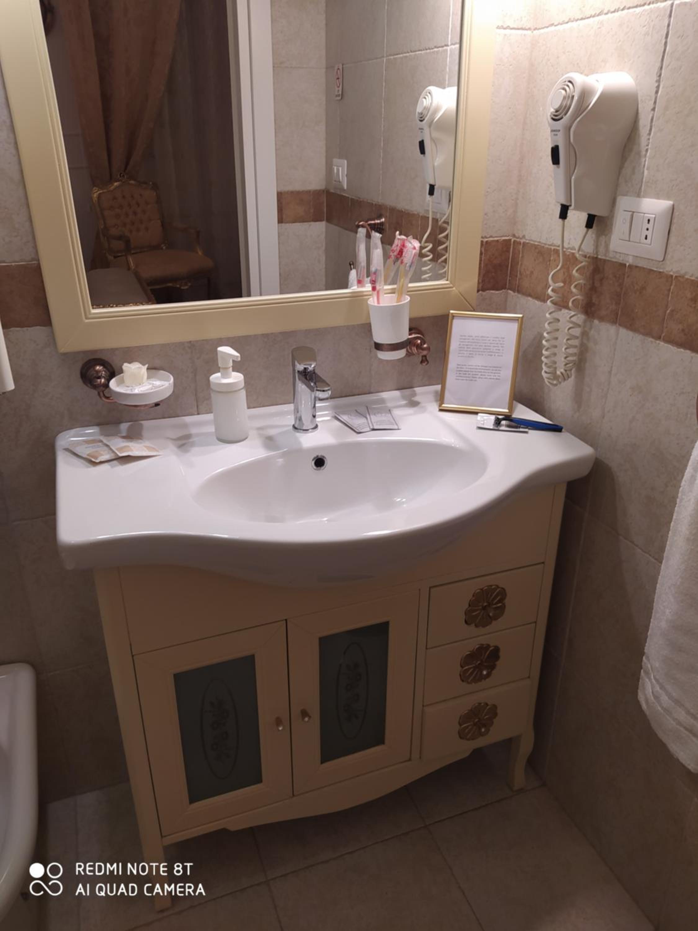 DONNA LUCREZIA b&b Boutique Hotel Style - RELAX & BUSINESS STAY