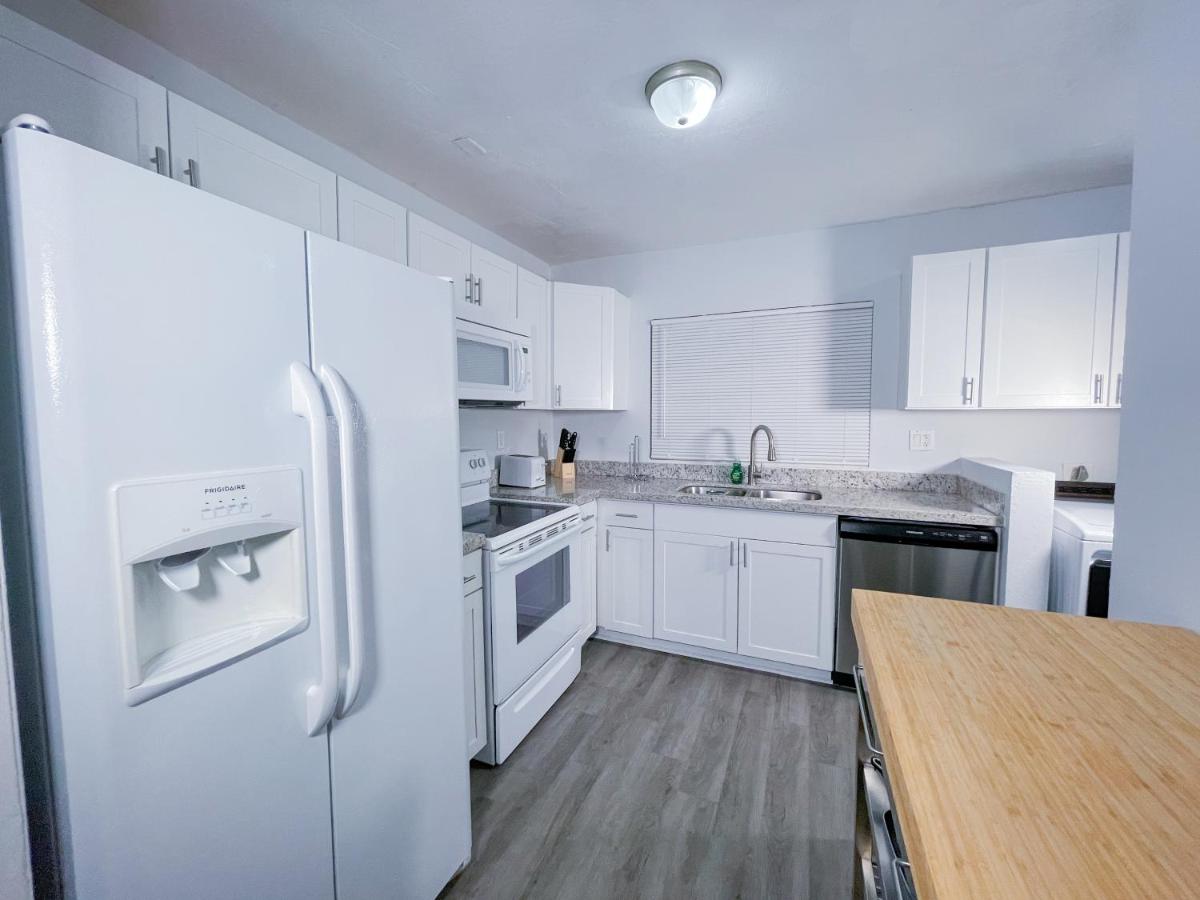 So Florida getaway! Kendall Centrally located