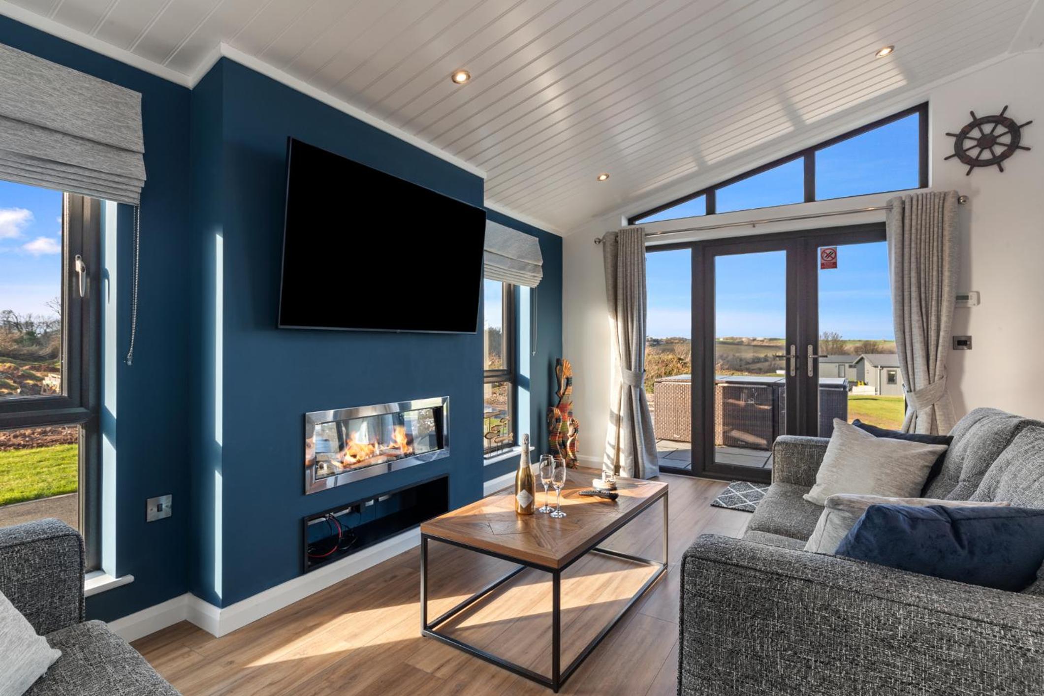 Hiraeth - Luxury Lodge with Hot Tub, Close to Beach view 5