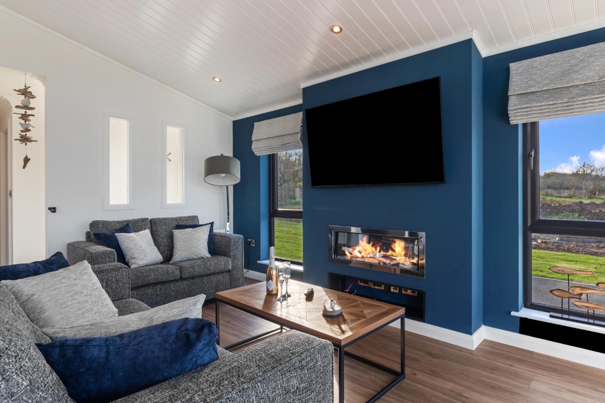 Hiraeth - Luxury Lodge with Hot Tub, Close to Beach view 4