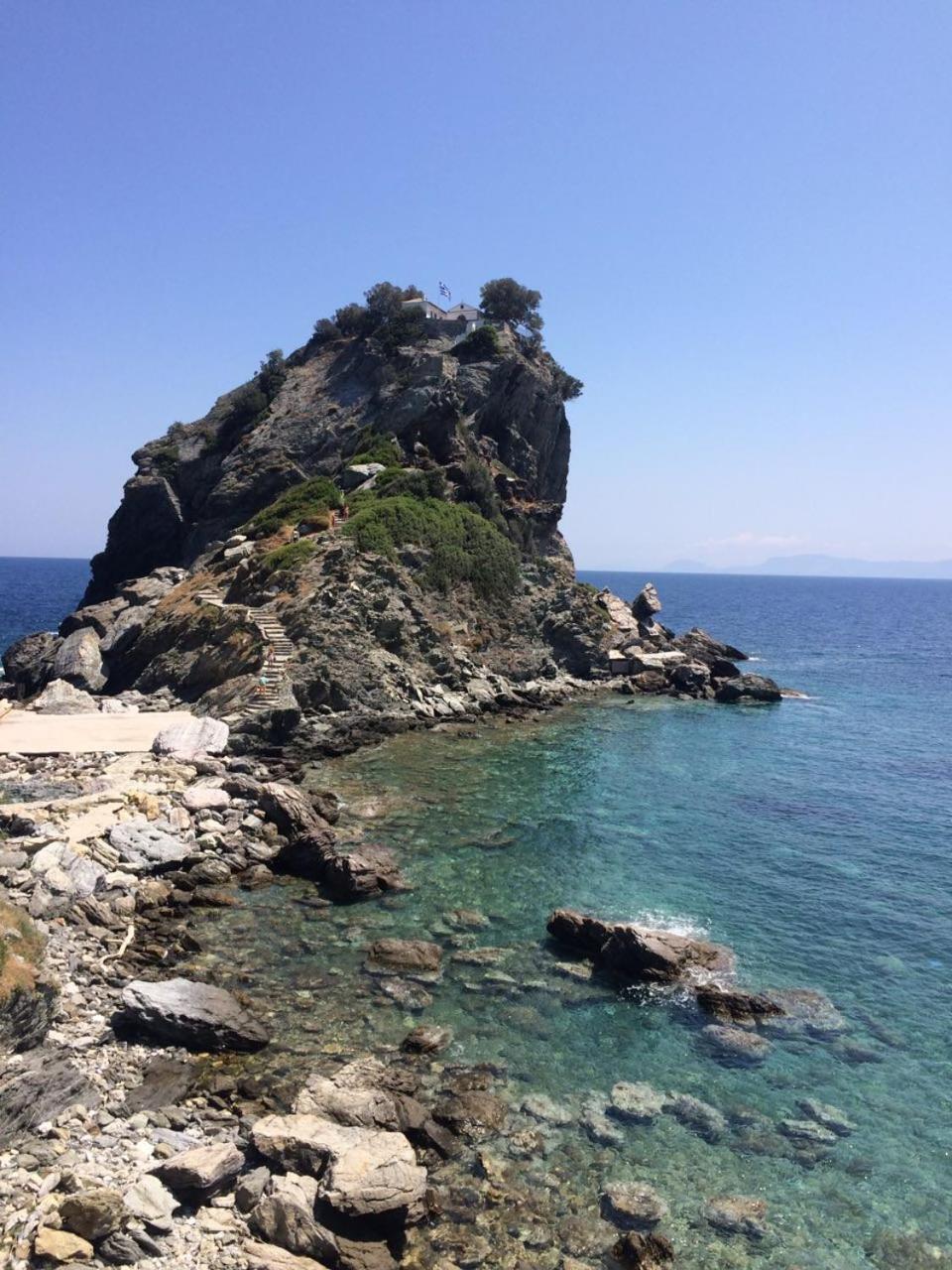 Mia's Cove
