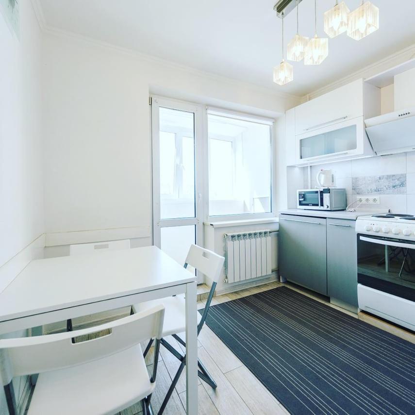 1 room 50m2 center of Obolon metro station minska view 2