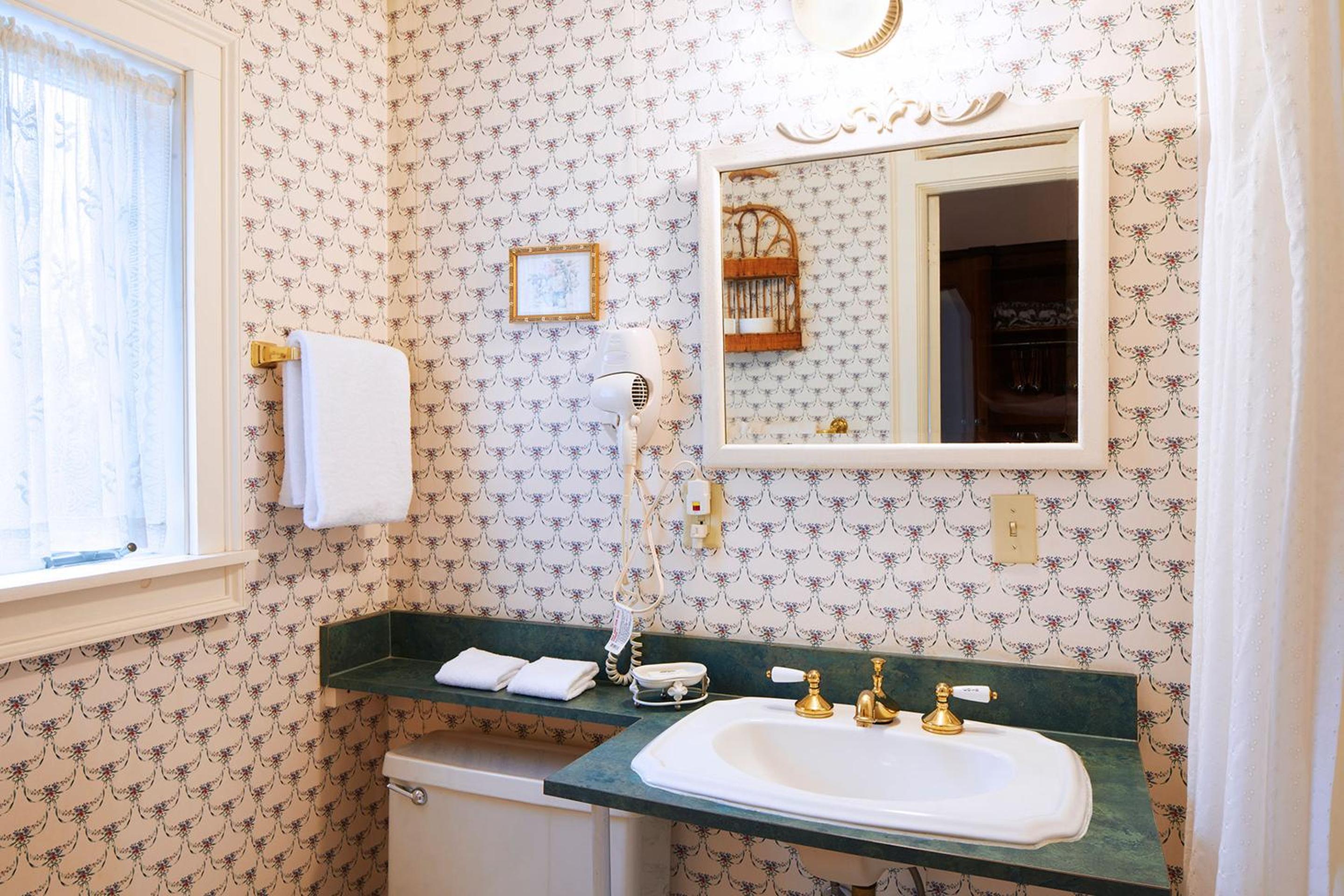 Lenox Vacations - Apple Tree Inn - Property Image 69
