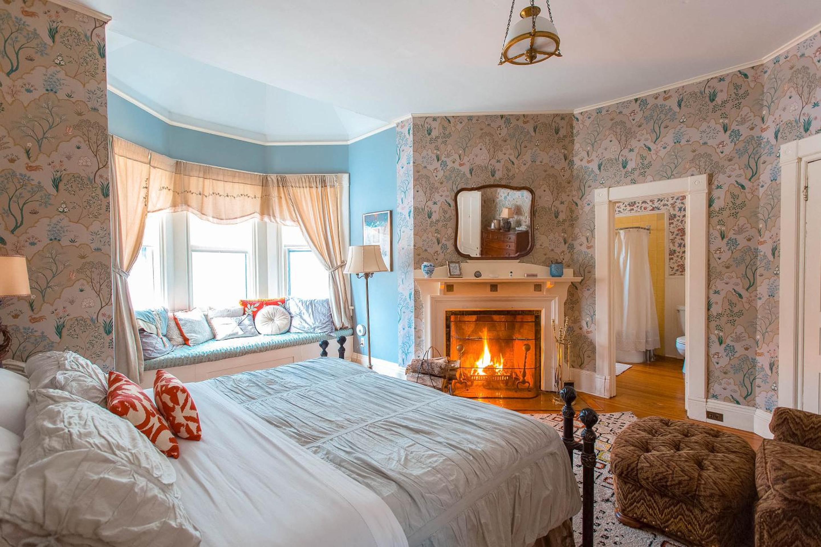 Lenox Vacations - Apple Tree Inn - Property Image 32