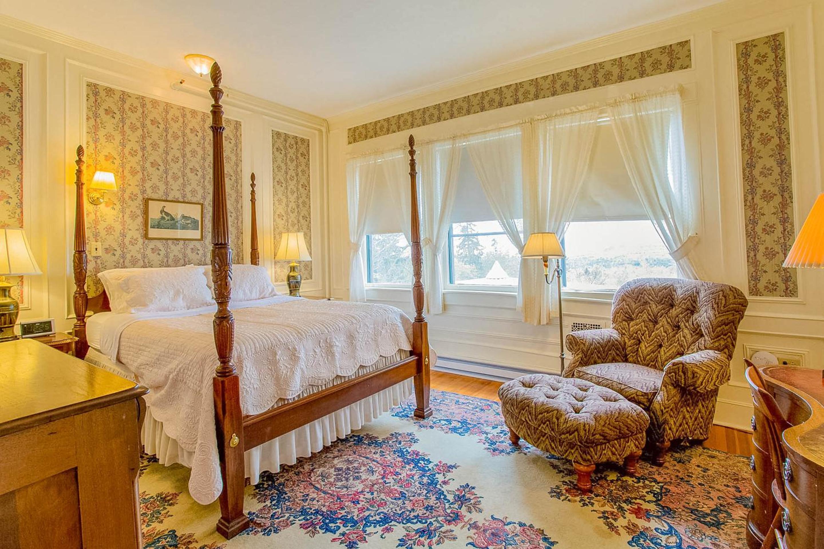 Lenox Vacations - Apple Tree Inn - Property Image 93