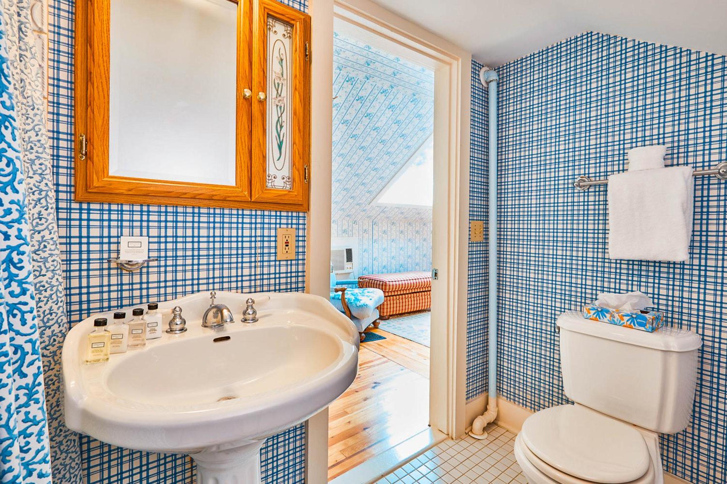 Lenox Vacations - Apple Tree Inn - Property Image 63