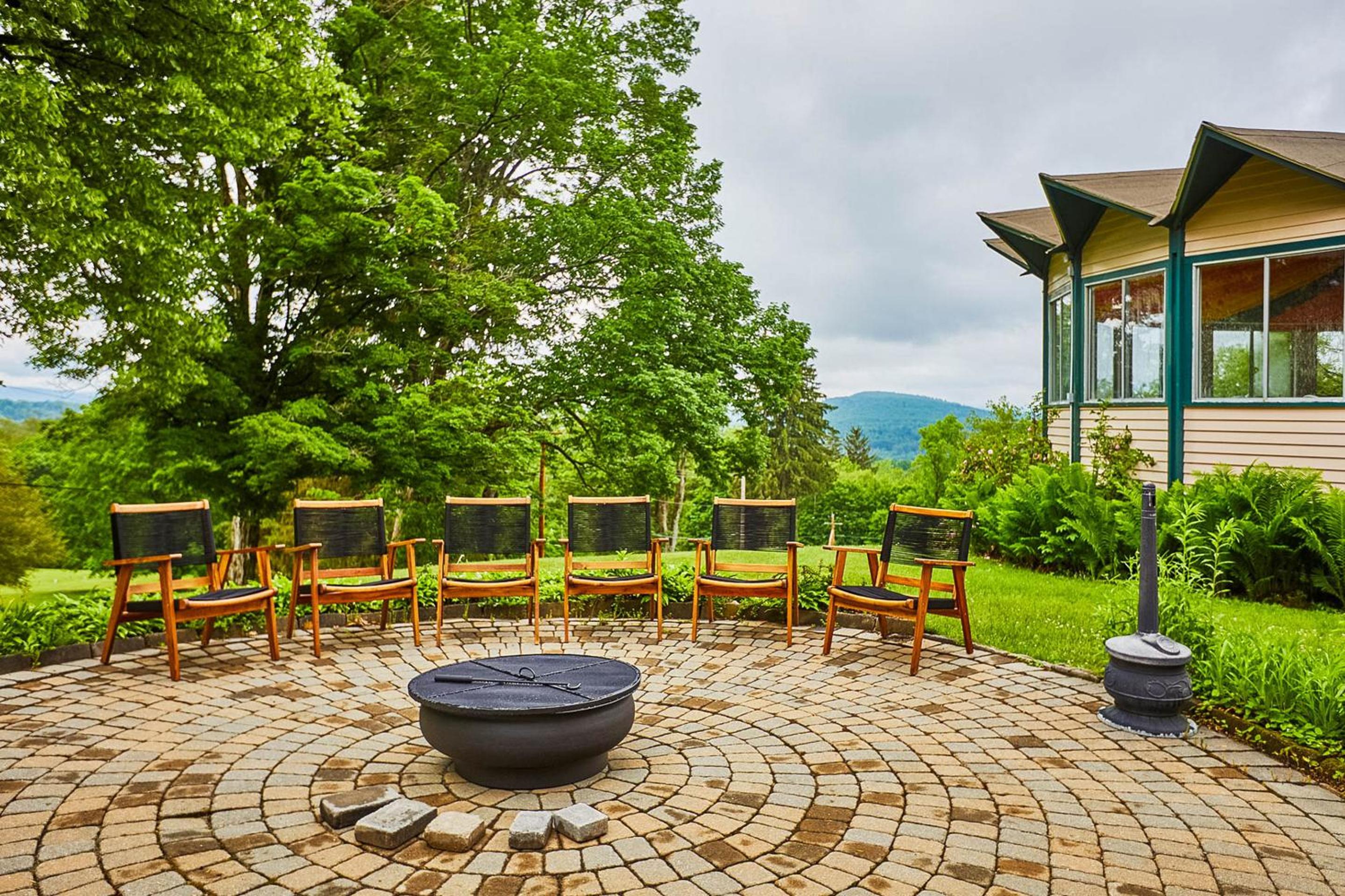 Lenox Vacations - Apple Tree Inn - Property Image 5