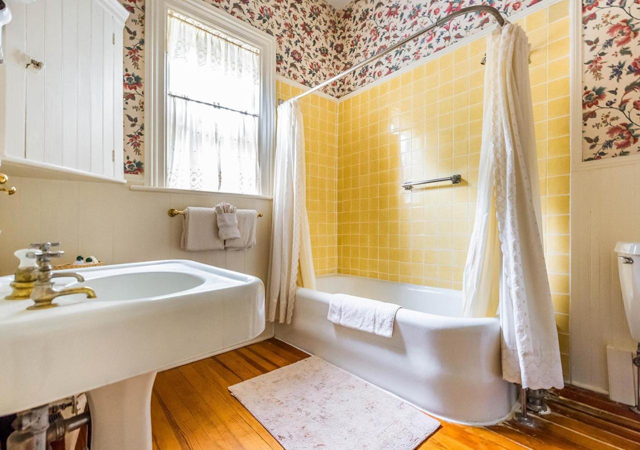 Lenox Vacations - Apple Tree Inn - Property Image 100