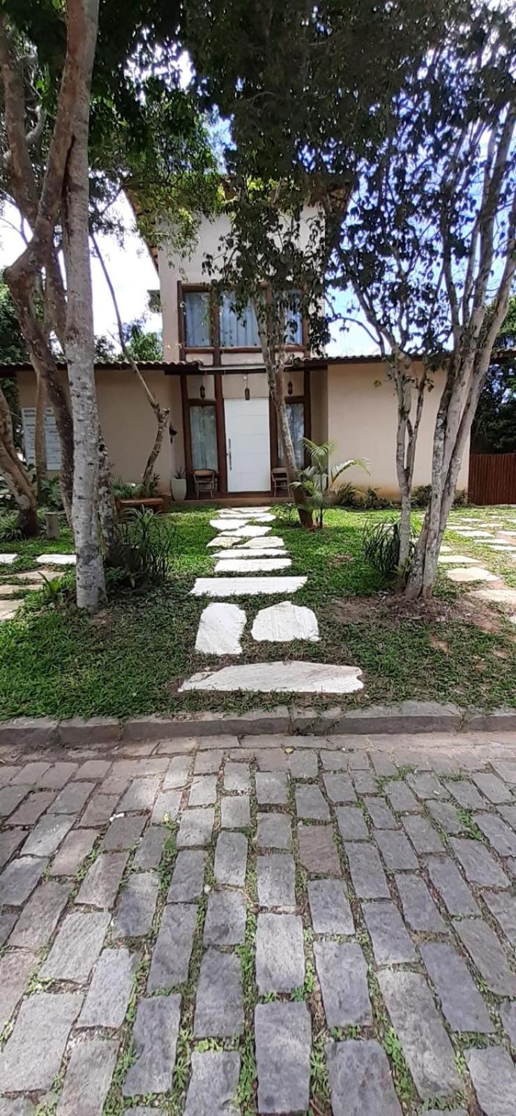 Casa praiana em condominio com lazer