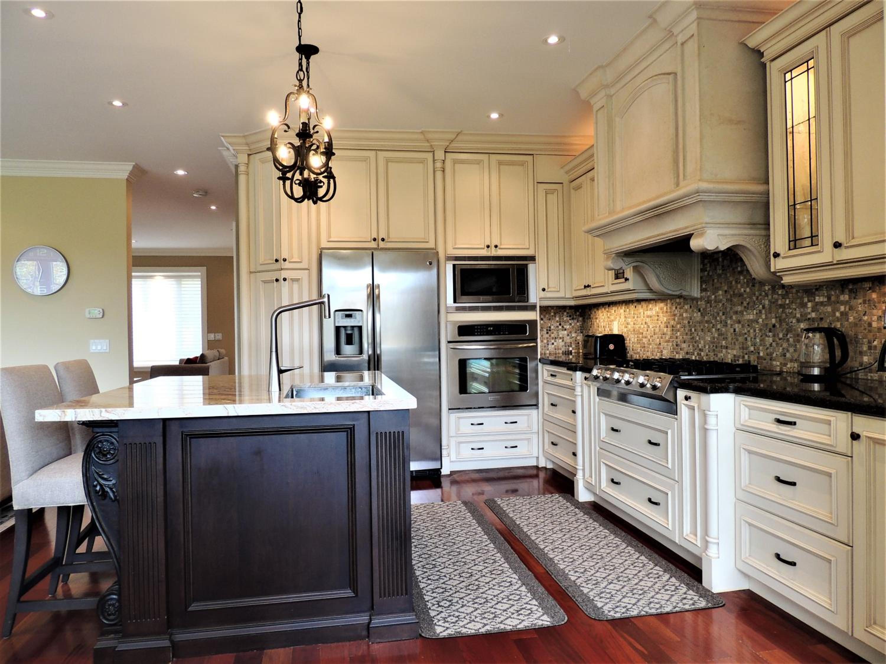 iResidence in Toronto - Unique Mansion - Fantastic Views with Breakfast