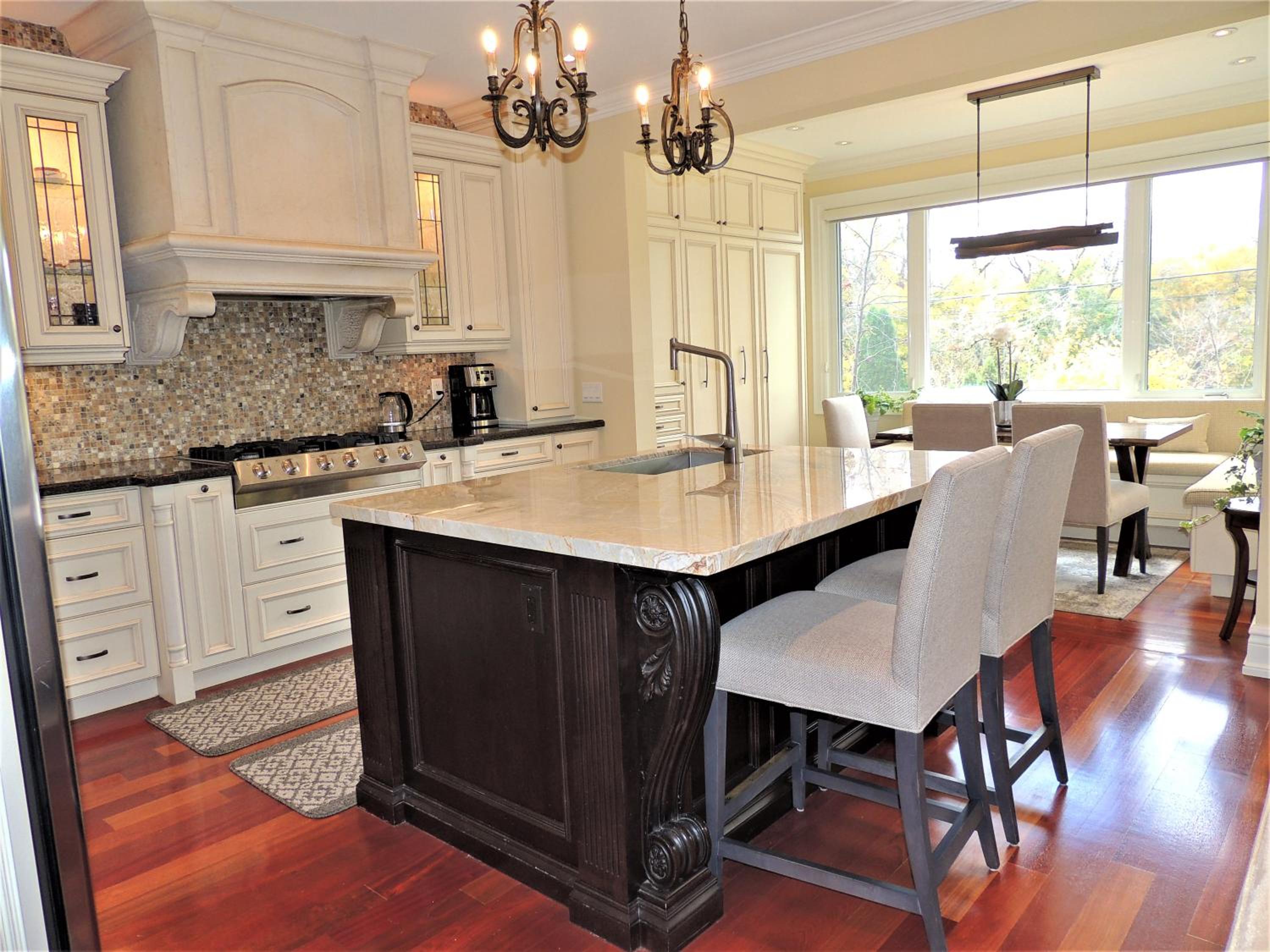 iResidence in Toronto - Unique Mansion - Fantastic Views with Breakfast
