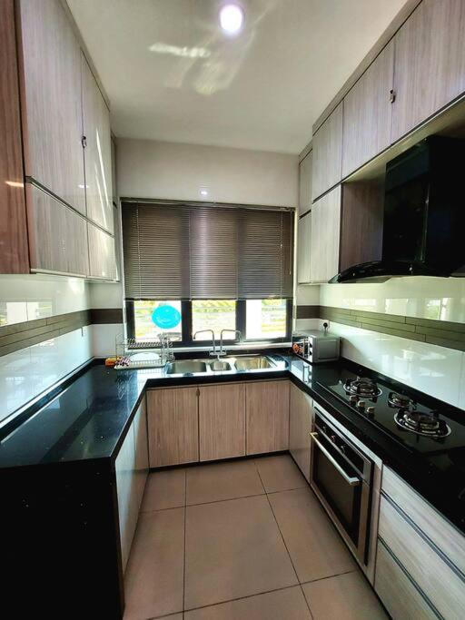 ●STG12●3-Storey●Private House●2step Access Garden● view 4
