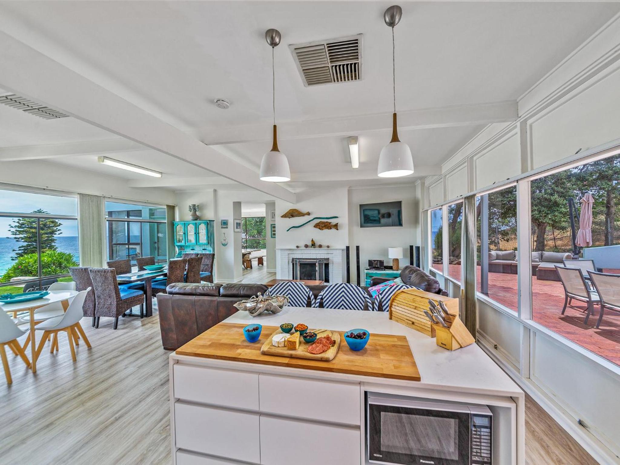 King of North Bay 103 Gold Coast Drive view 3