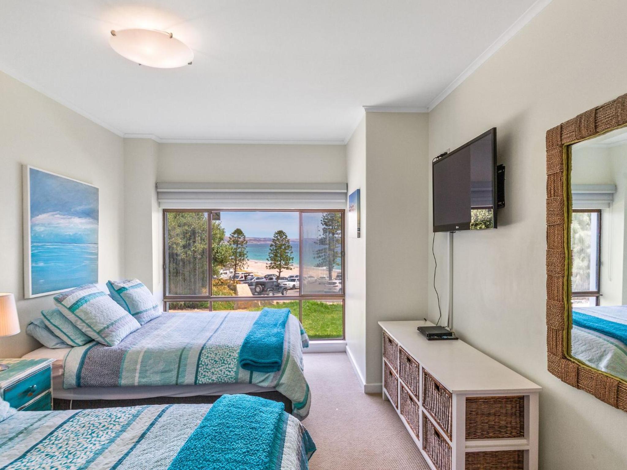 King of North Bay 103 Gold Coast Drive view 5