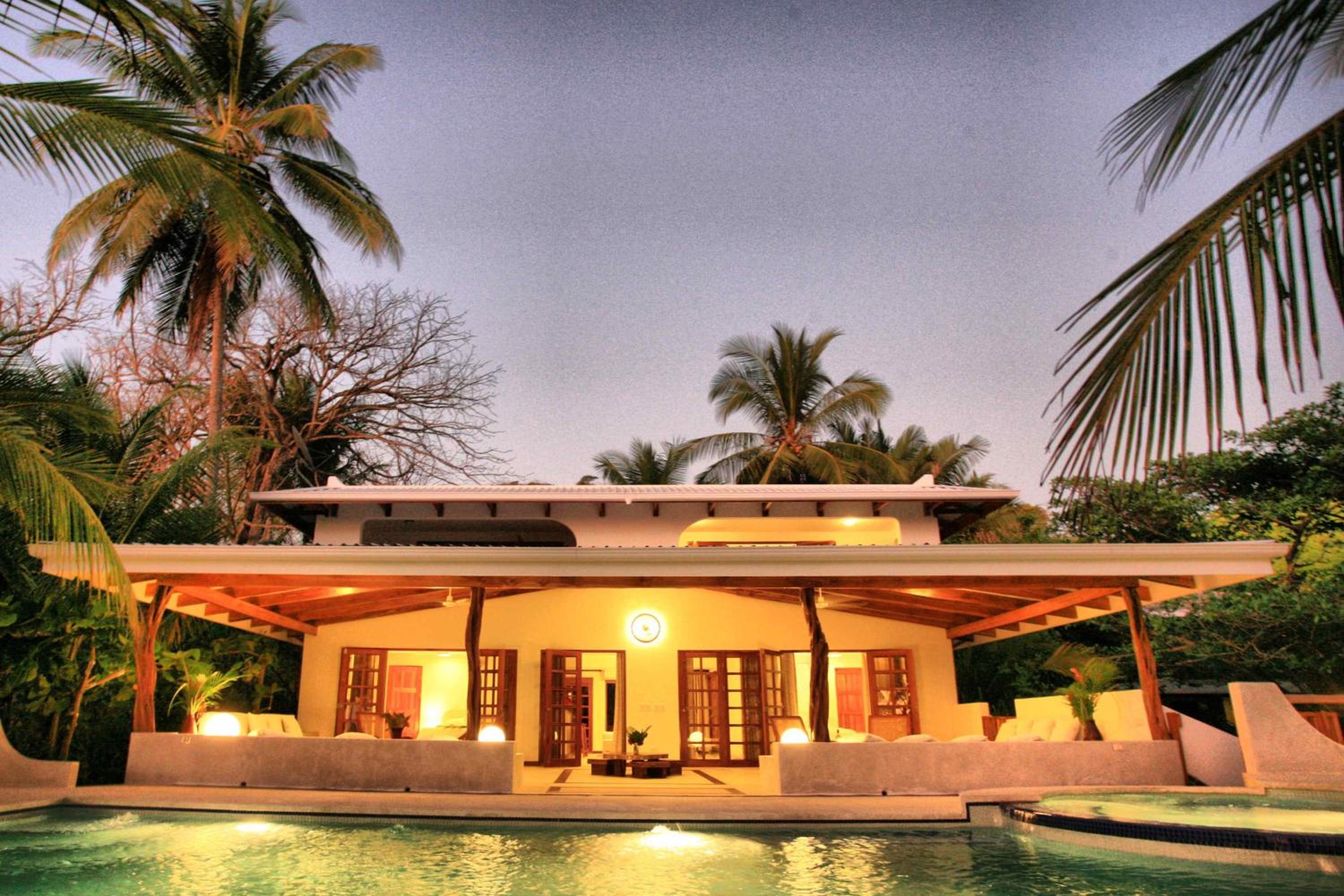 Hotel Tropico Latino - Image 1