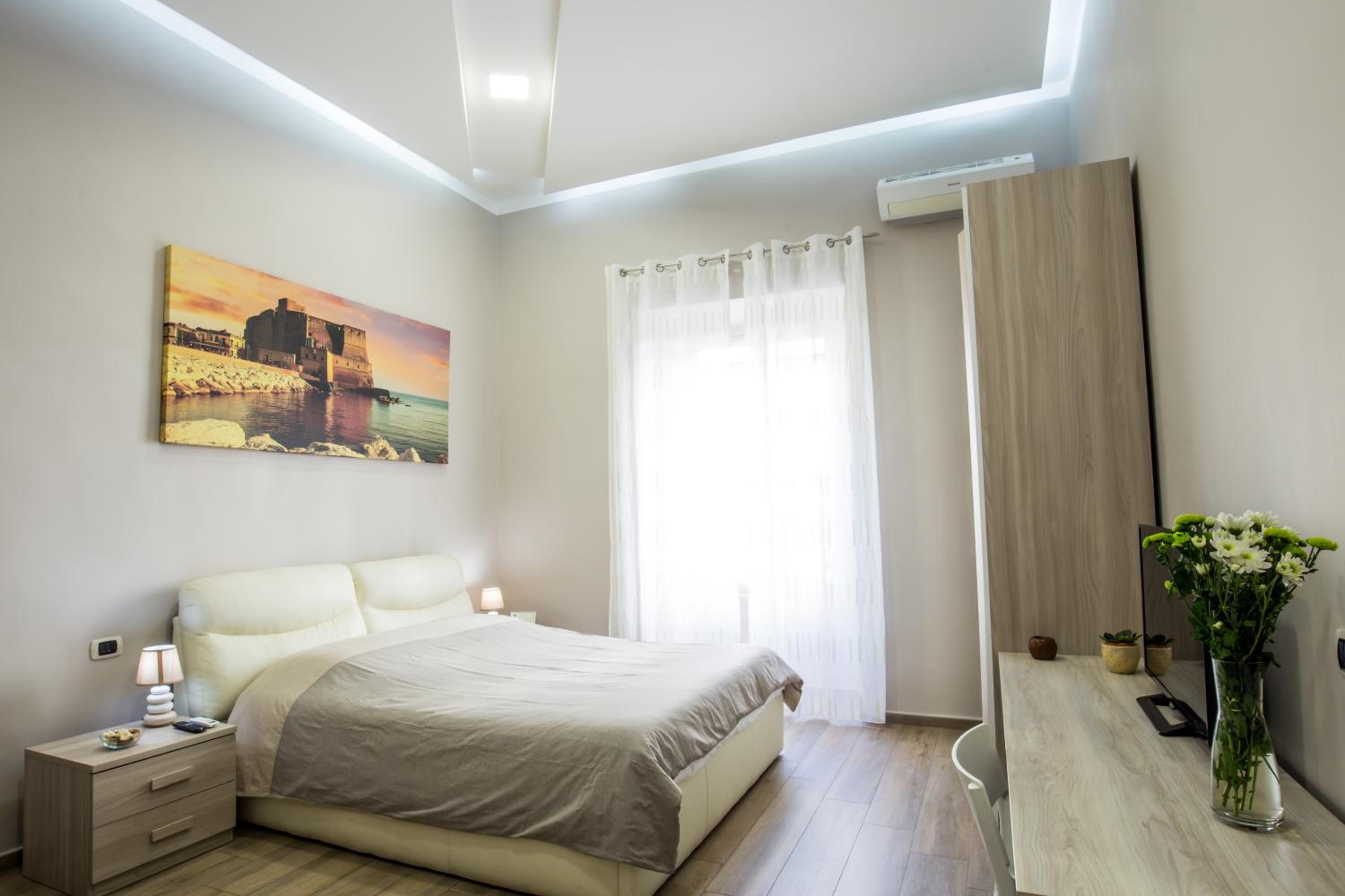 Parthenope Suite Rooms Vomero Vanvitelli a 2 min quartieri spagno via Toledo