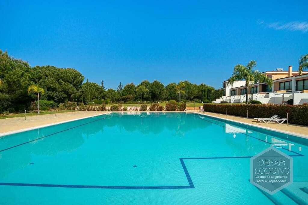 Monte Laguna Dream Lodging