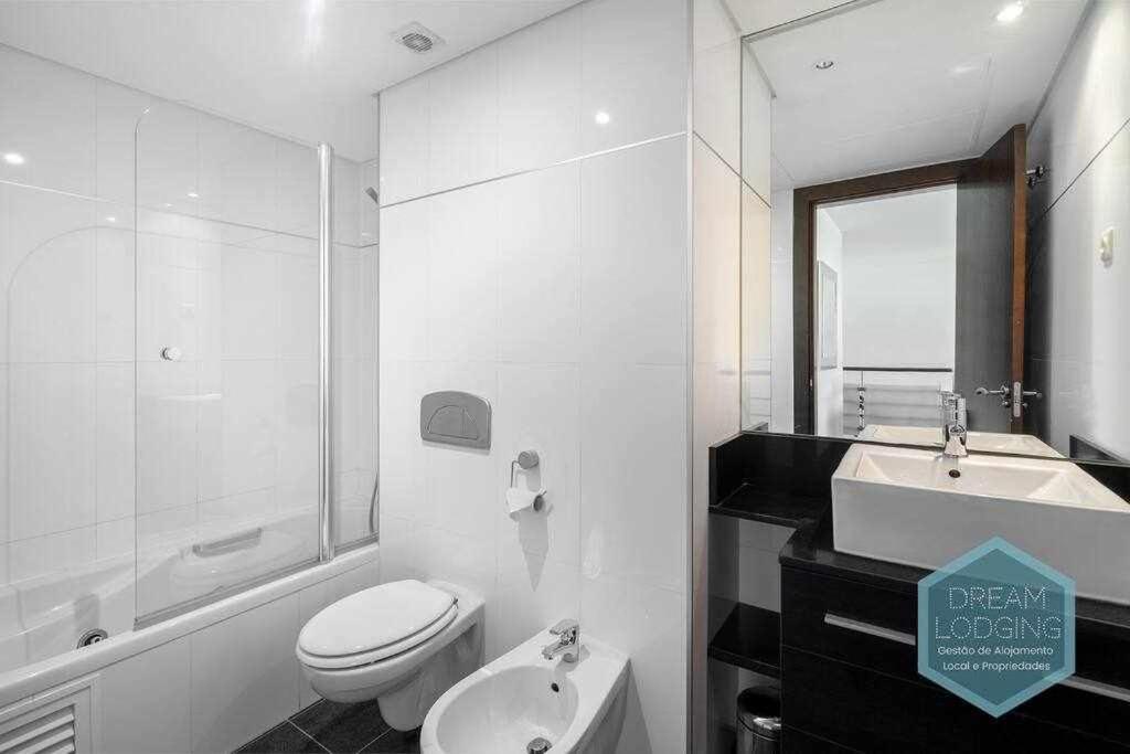 Monte Laguna Dream Lodging