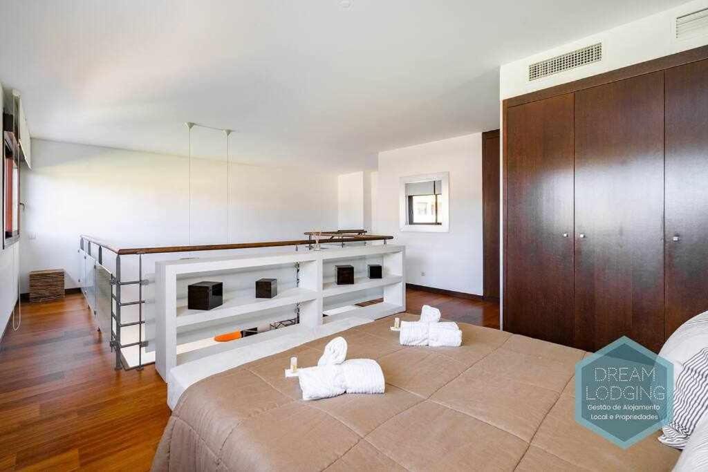 Monte Laguna Dream Lodging