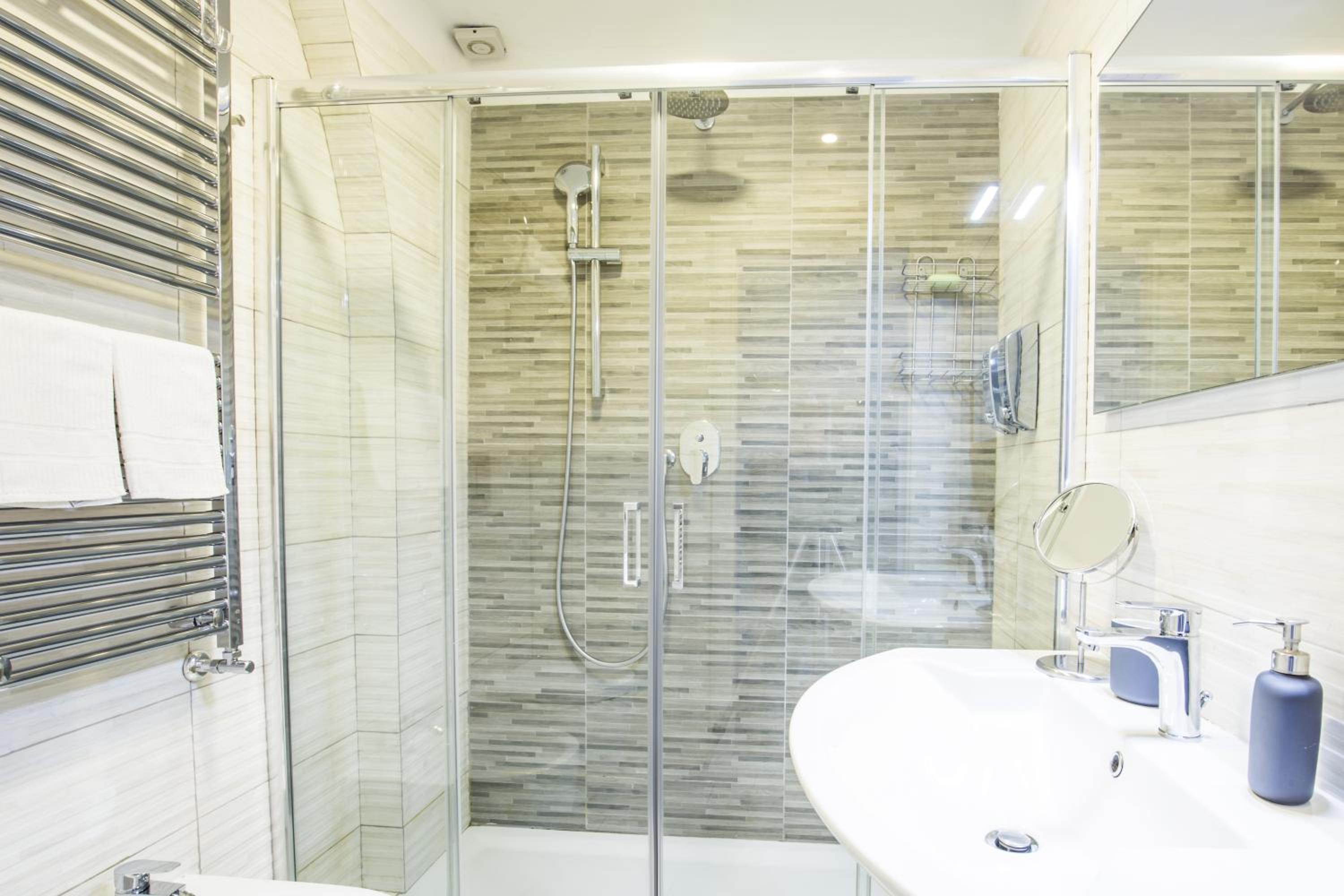 Parthenope Suite Rooms Vomero Vanvitelli a 2 min quartieri spagno via Toledo